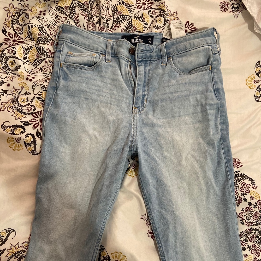 Hollister Lightwash High Rise Jeans